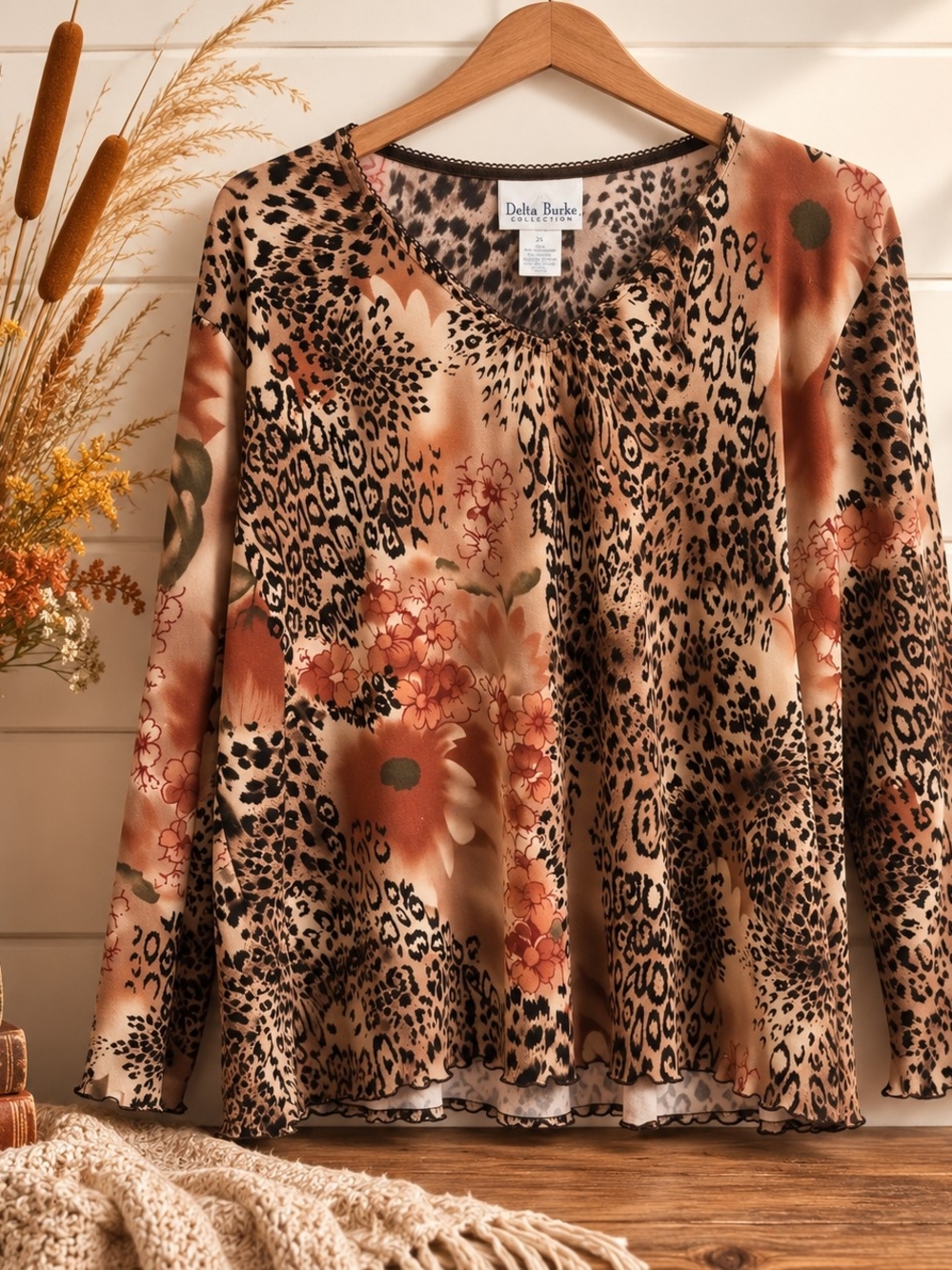Delta Burke Collection 2X Animal Print Floral V-Neck Swing Top Plus Size PTP 27"